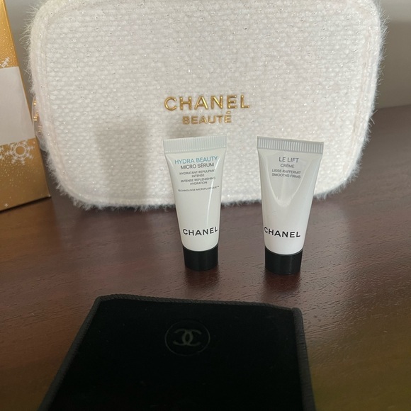 NEW CHANEL 2024 Holiday Cosmetics Case +MORE! 🖤 - Picture 3 of 10